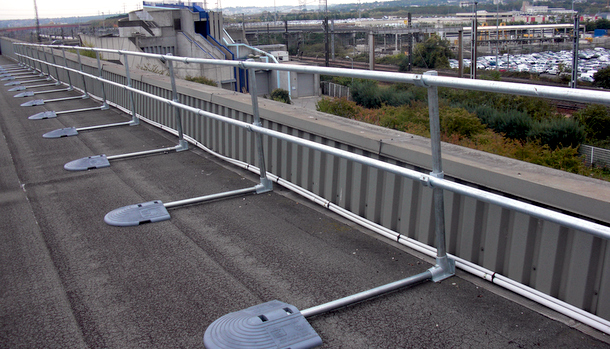 Non-Penetrating Fall Protection Railing